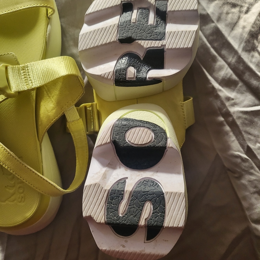 Sandals - Picture 4 of 4
